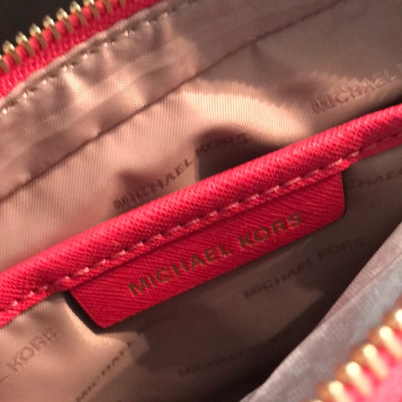 Micheal Kors purse sale price till Monday - Picture 4 of 8